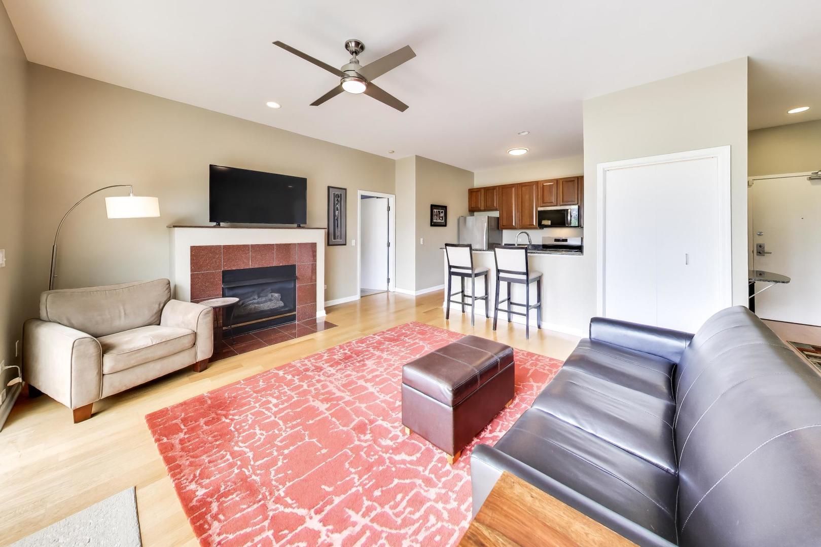 647 North Green Street Chicago IL 60642
