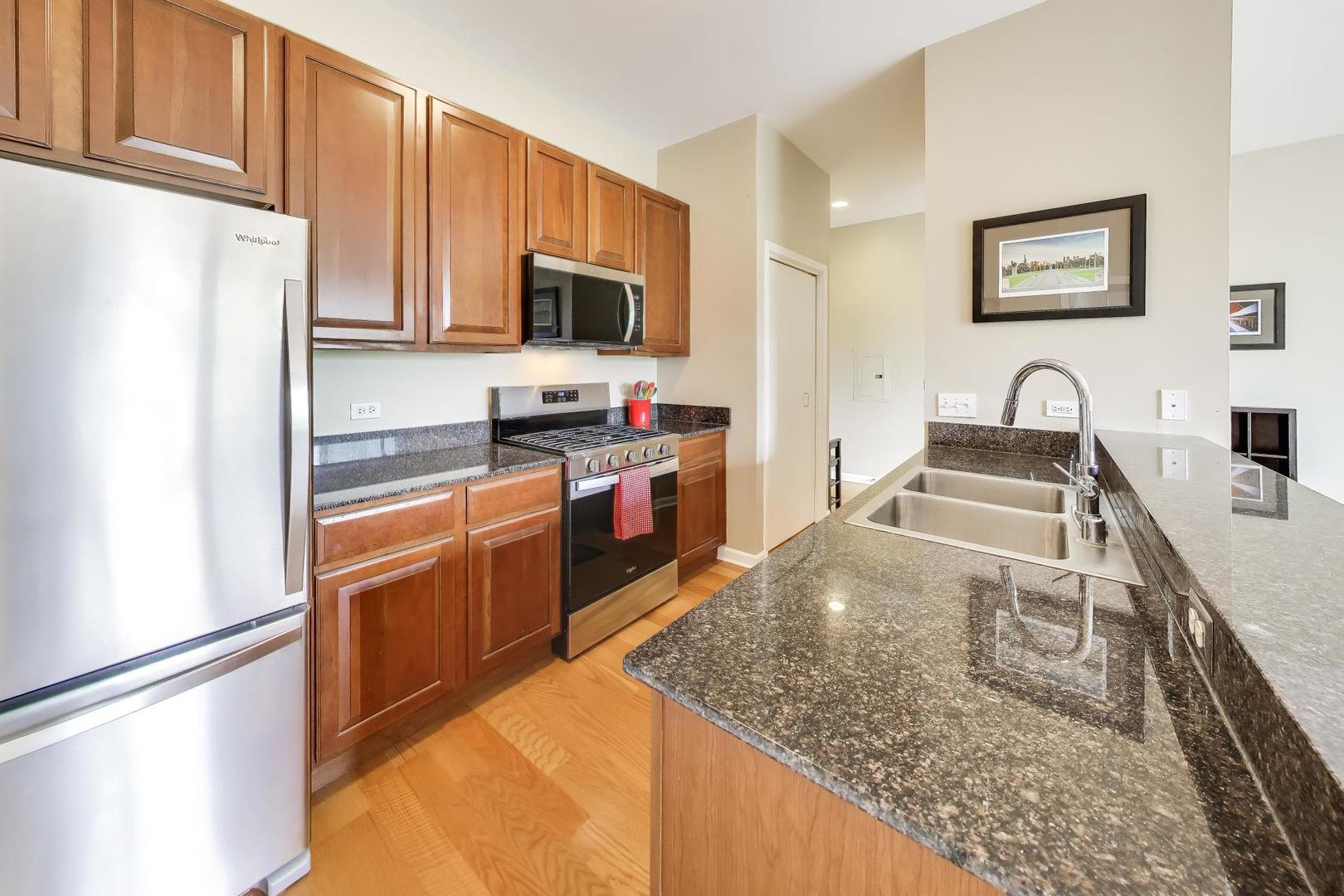 647 North Green Street Chicago IL 60642