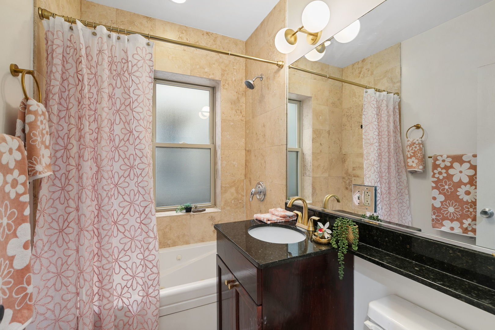 3916 West Cortland Street Chicago IL 60647