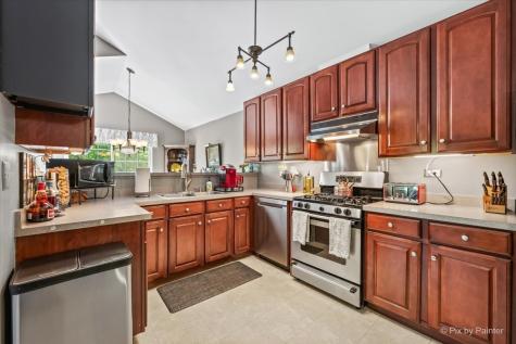 26 New Haven Drive Cary IL 60013