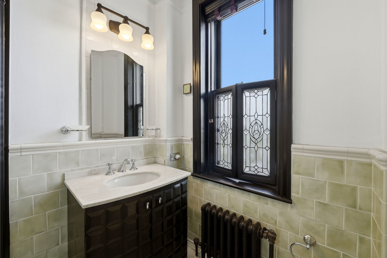 2000 North Lincoln Park West Chicago IL 60614