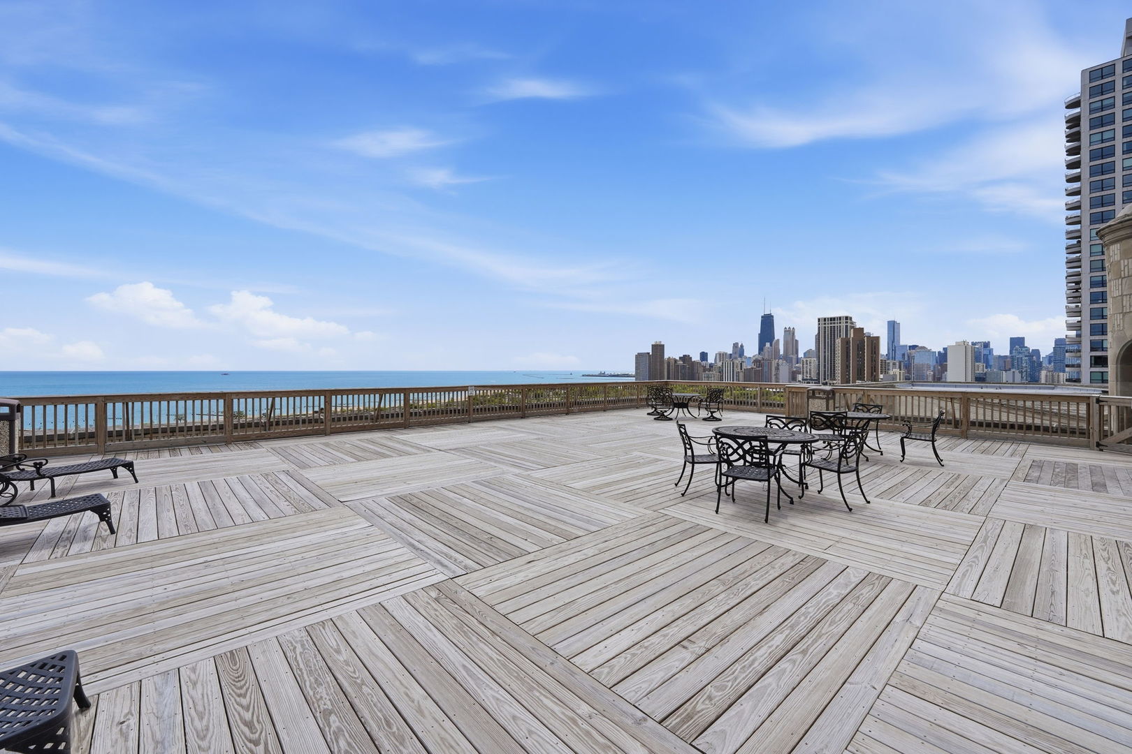 2000 North Lincoln Park West Chicago IL 60614