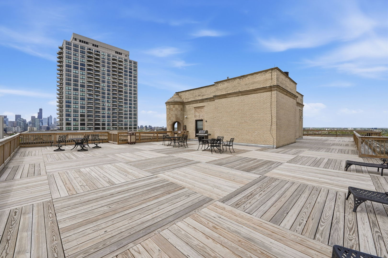 2000 North Lincoln Park West Chicago IL 60614