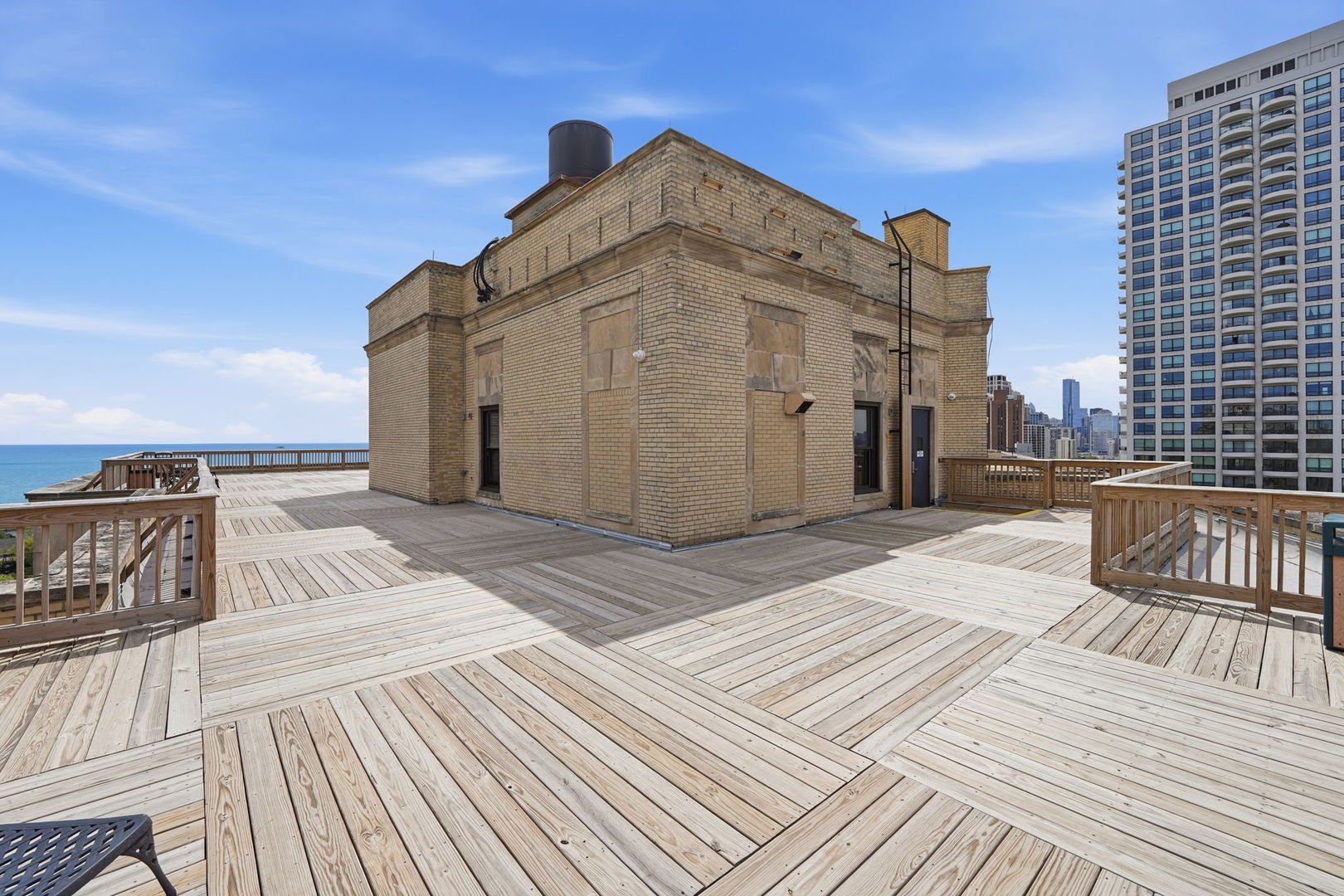 2000 North Lincoln Park West Chicago IL 60614