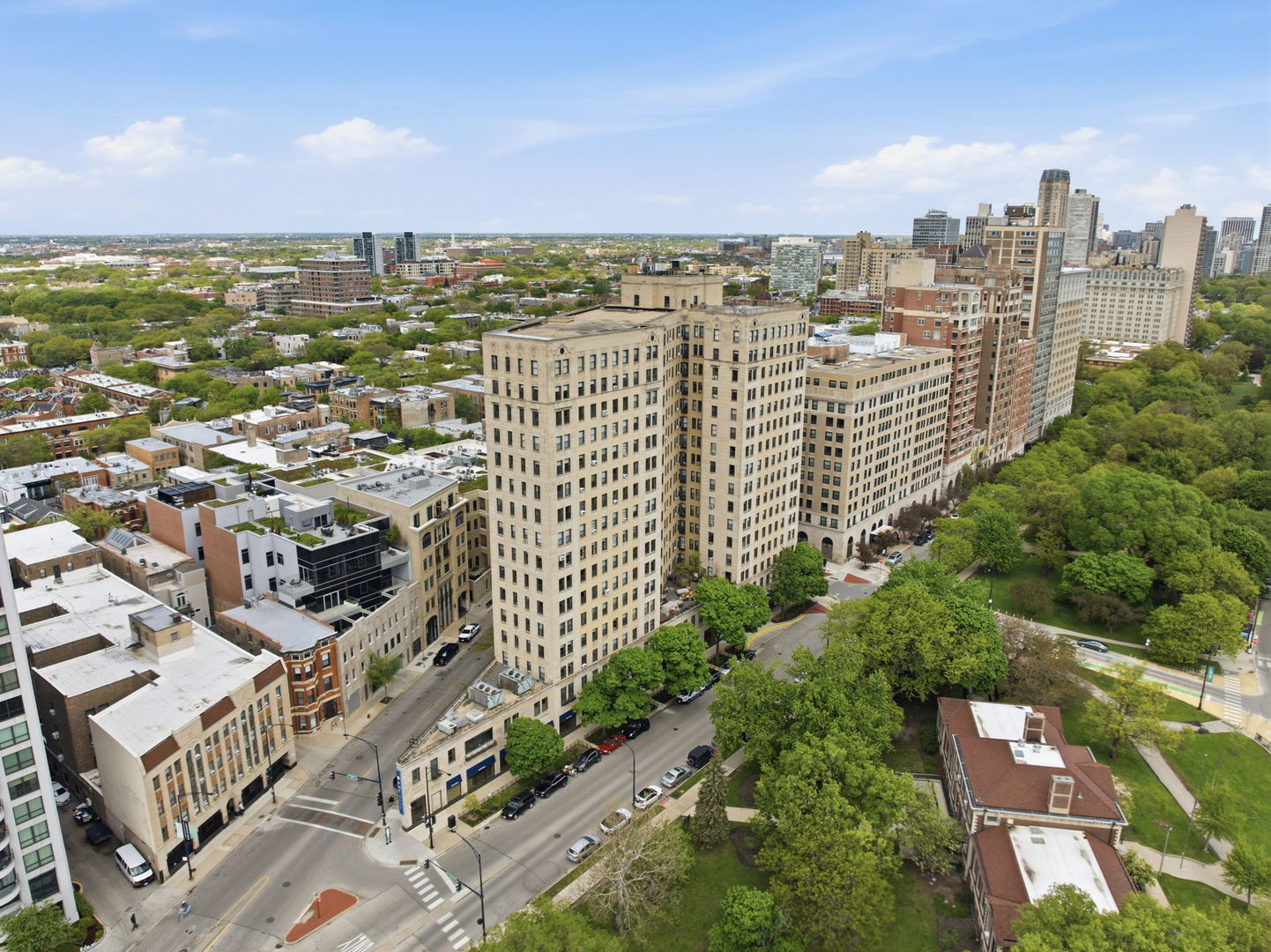 2000 North Lincoln Park West Chicago IL 60614
