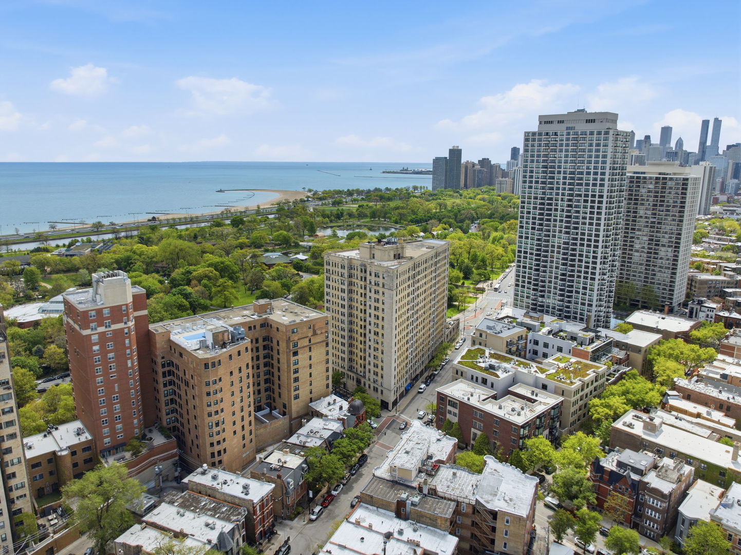 2000 North Lincoln Park West Chicago IL 60614