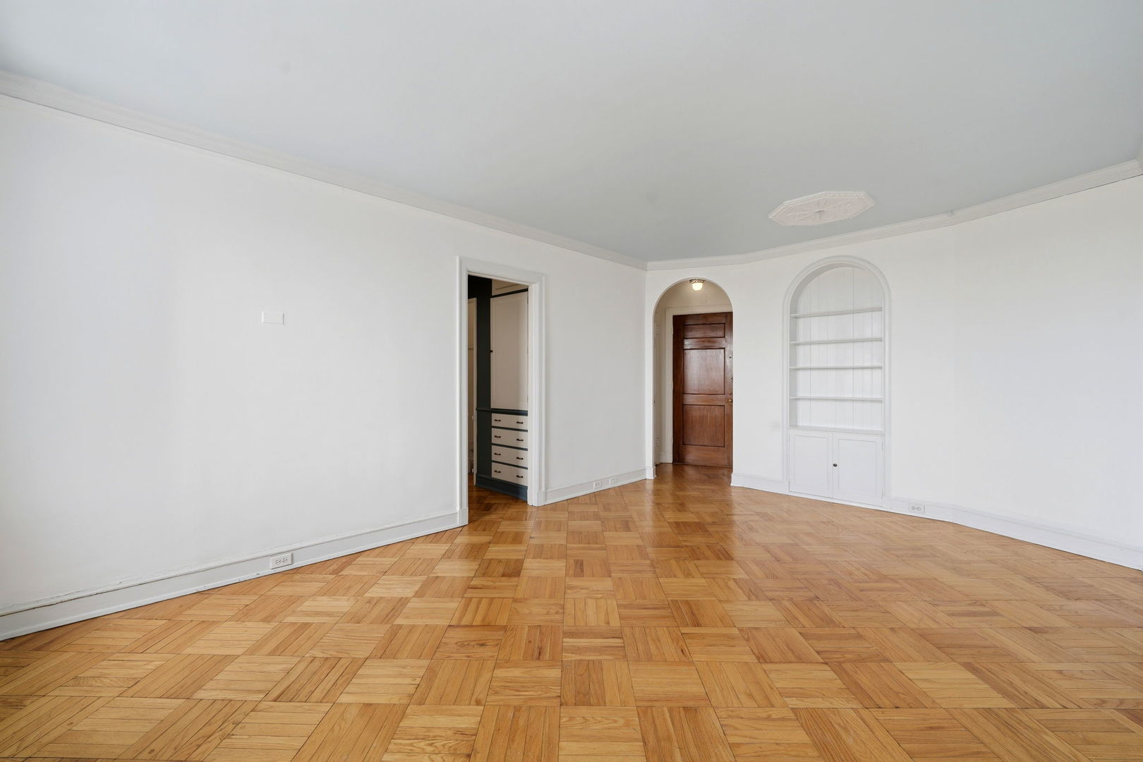 2000 North Lincoln Park West Chicago IL 60614