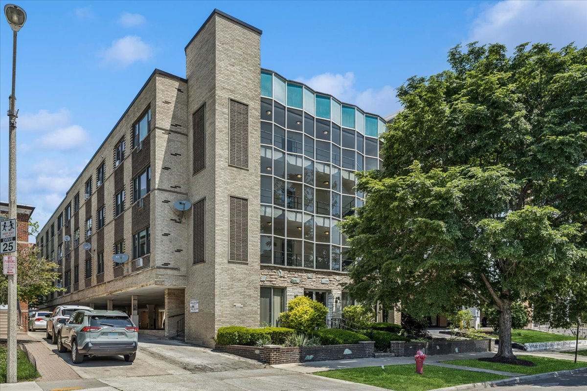938 North Boulevard Oak Park IL 60301