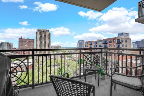 5 East 14th Place Chicago IL 60605