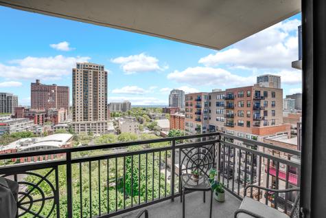 5 East 14th Place Chicago IL 60605