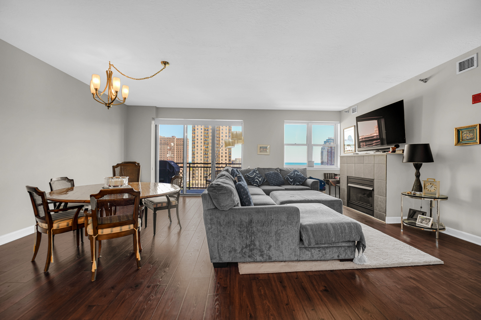 5 East 14th Place Chicago IL 60605