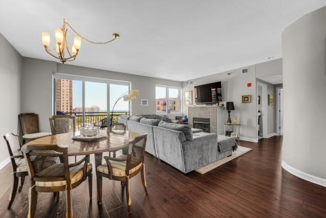 5 East 14th Place Chicago IL 60605