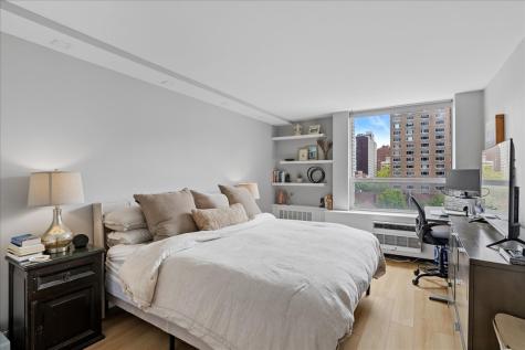 1355 North Sandburg Terrace Chicago IL 60610