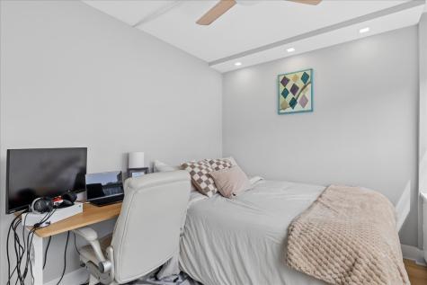 1355 North Sandburg Terrace Chicago IL 60610