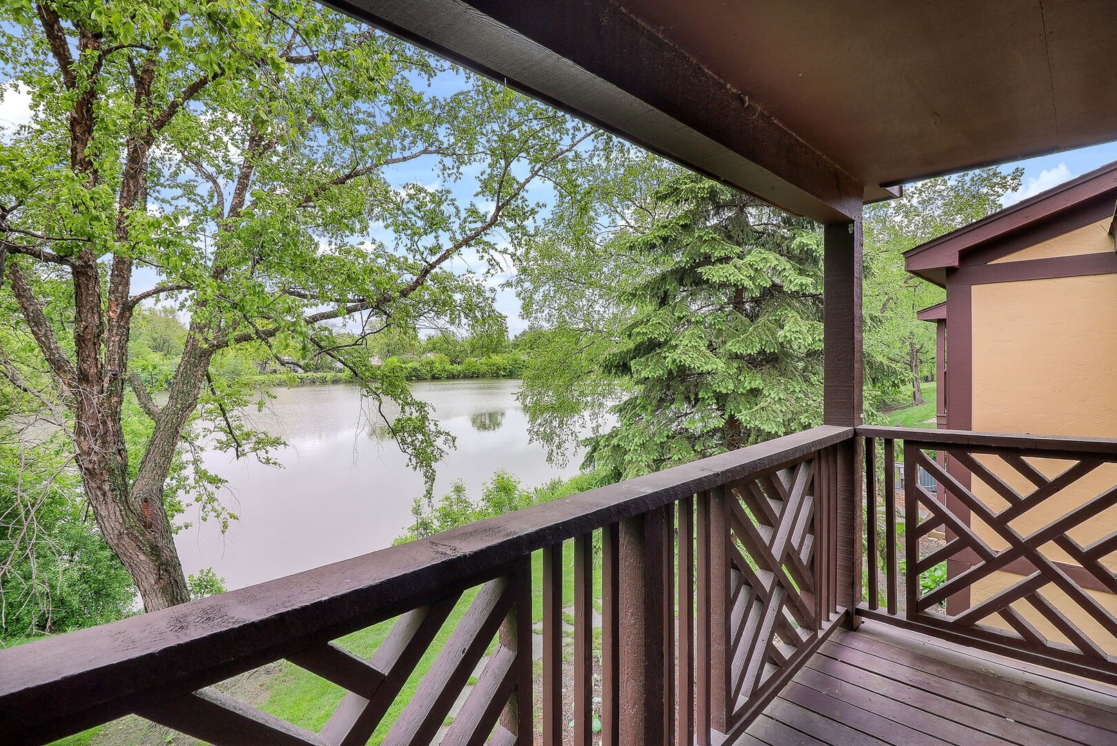 1782 Gloucester Court Wheaton IL 60189
