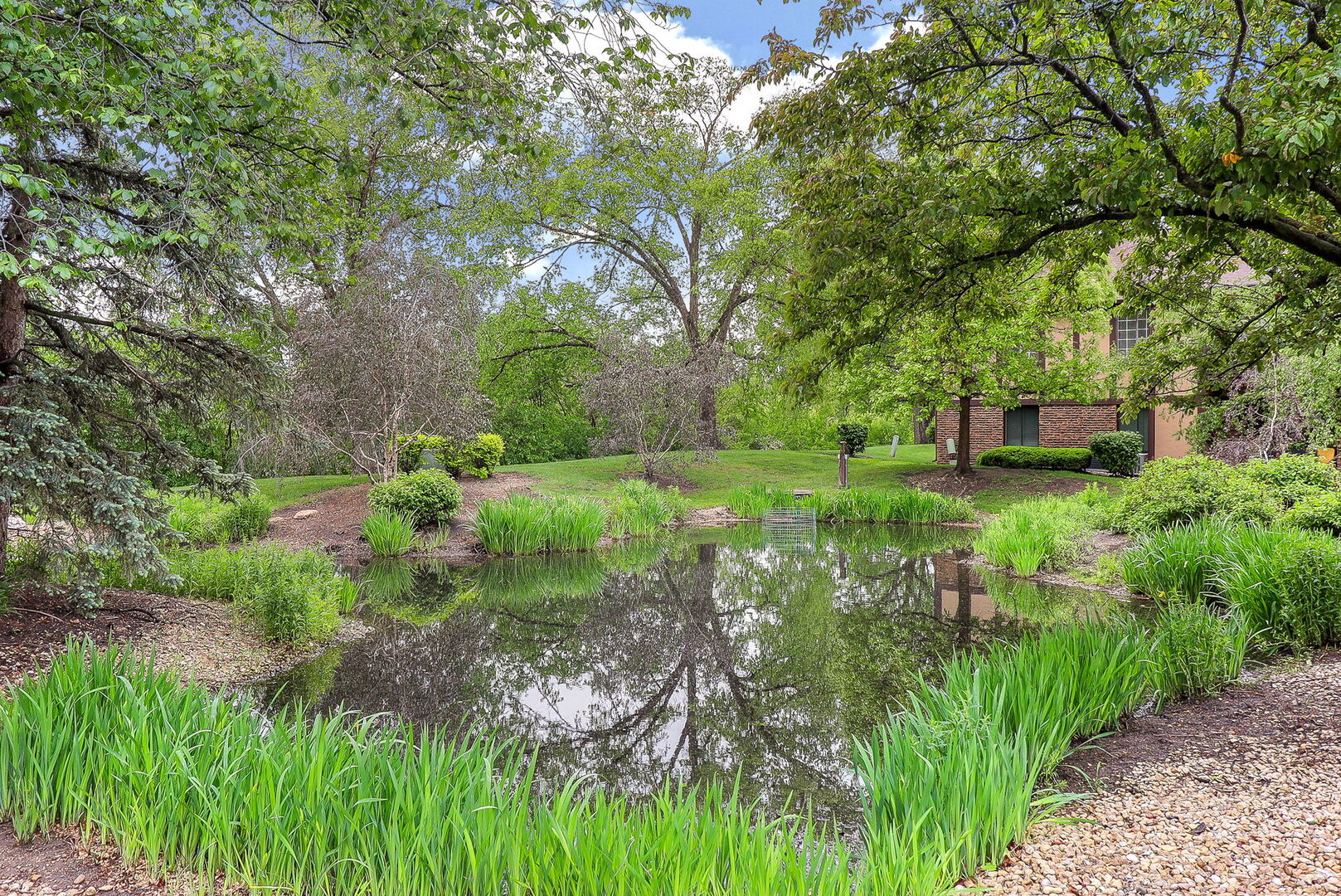 1782 Gloucester Court Wheaton IL 60189