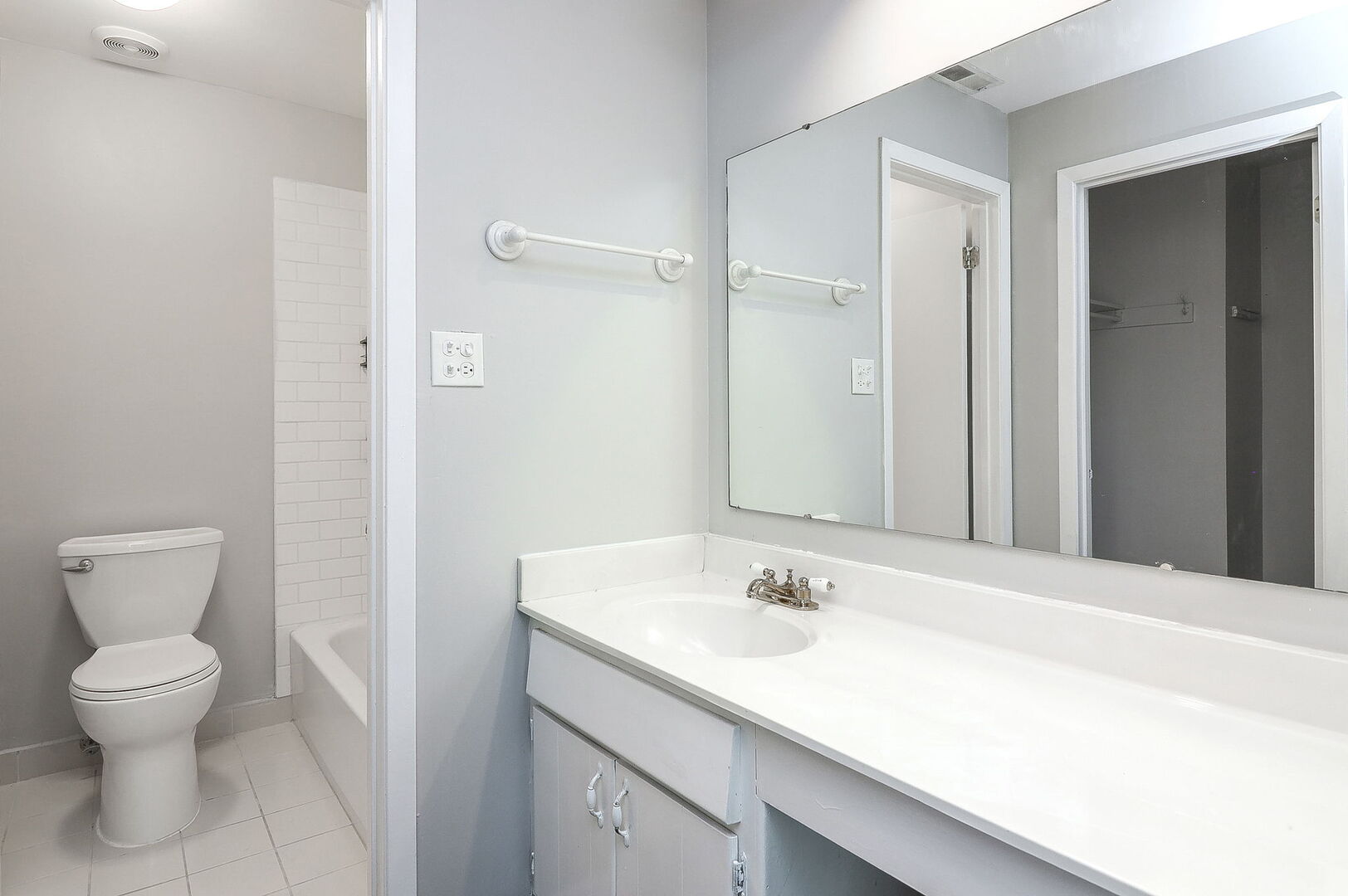 1782 Gloucester Court Wheaton IL 60189