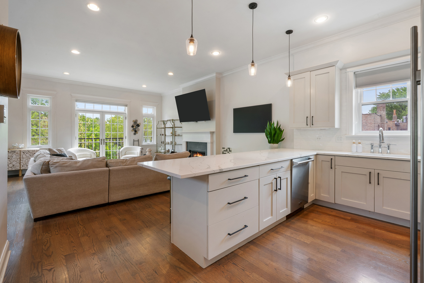 3814 North Greenview Avenue Chicago IL 60613