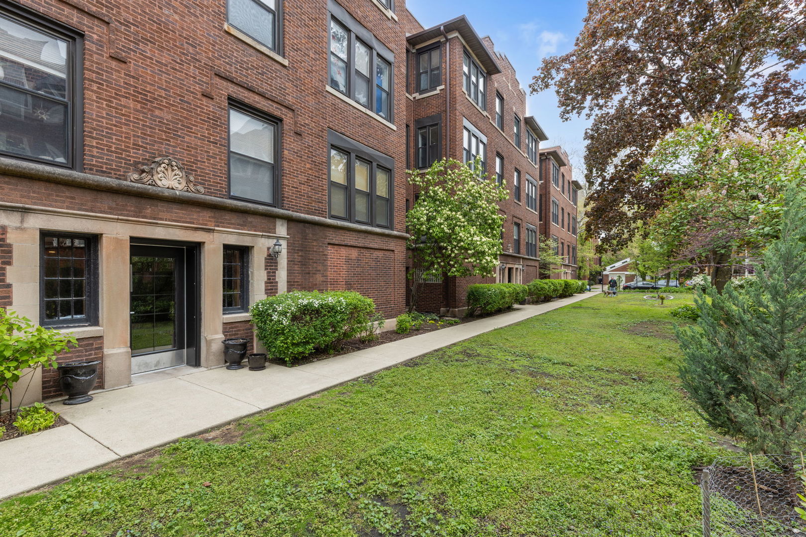 1437 West Greenleaf Avenue Chicago IL 60626