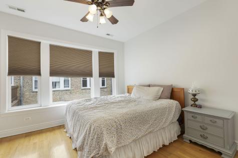 1437 West Greenleaf Avenue Chicago IL 60626