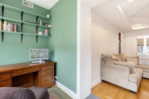 1437 West Greenleaf Avenue Chicago IL 60626