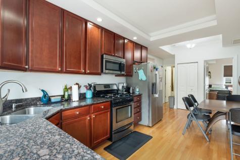 1437 West Greenleaf Avenue Chicago IL 60626
