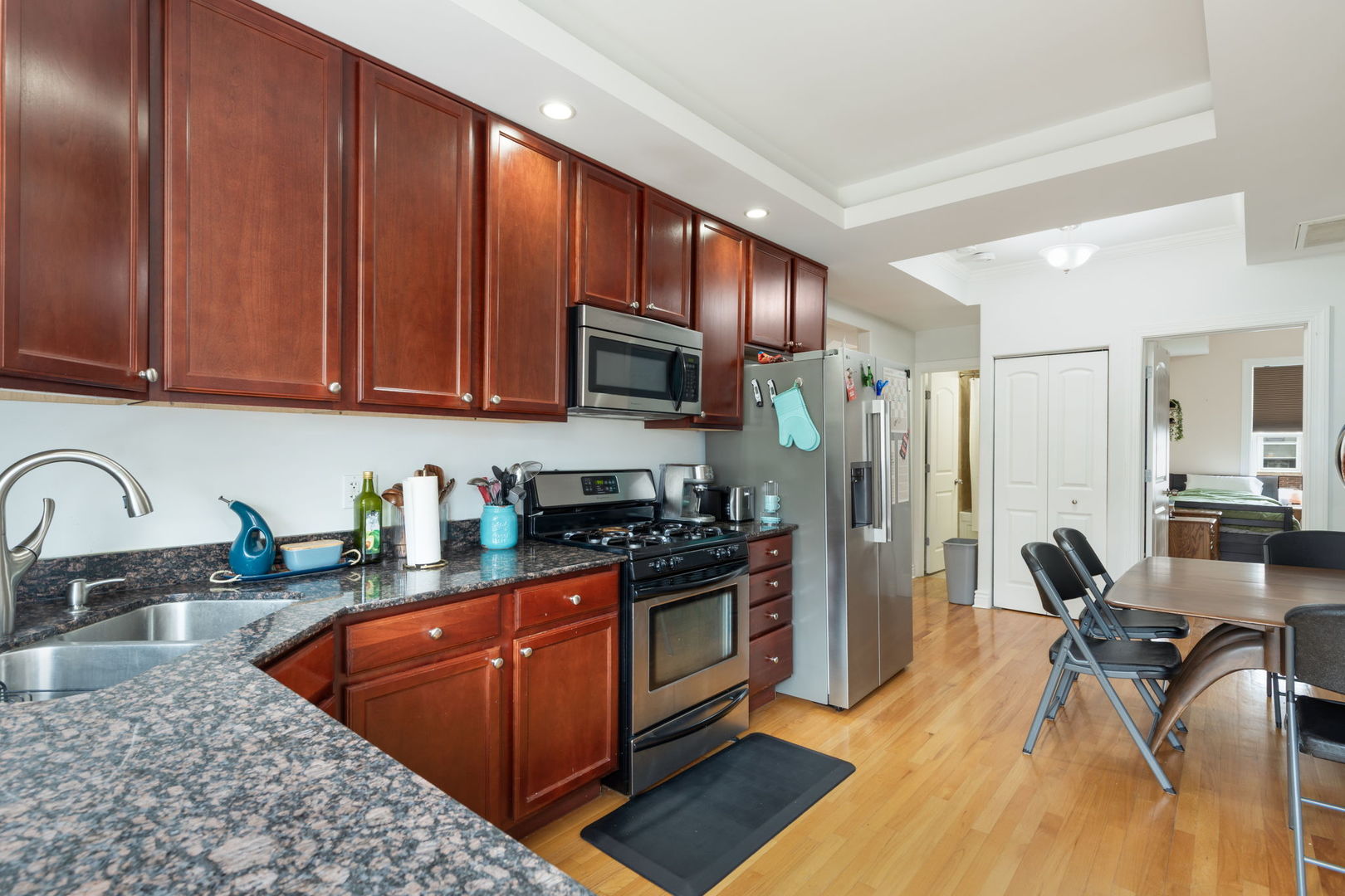 1437 West Greenleaf Avenue Chicago IL 60626