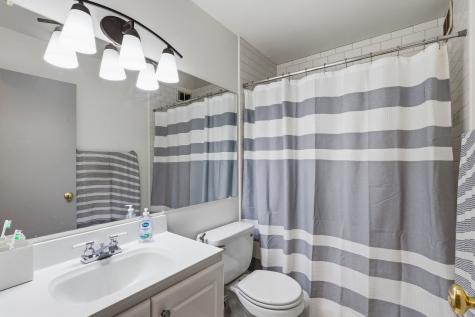 1560 North Sandburg Terrace Chicago IL 60610