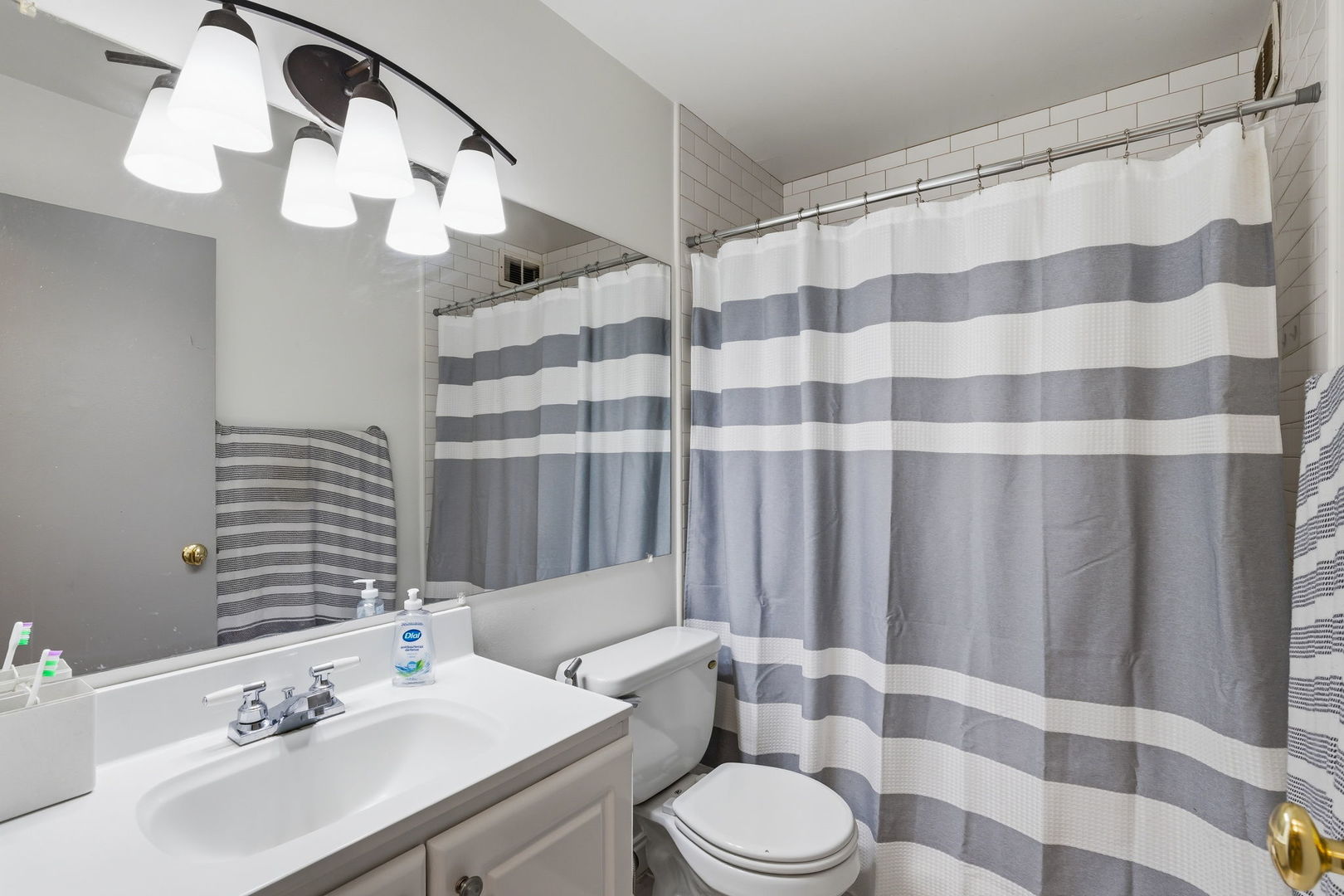 1560 North Sandburg Terrace Chicago IL 60610