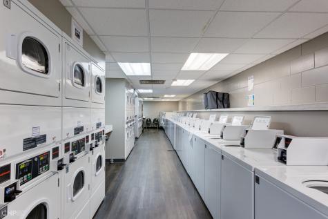 1560 North Sandburg Terrace Chicago IL 60610