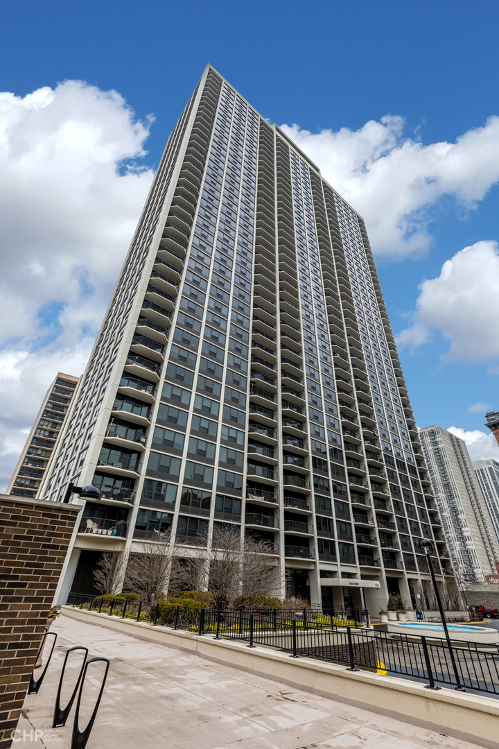1560 North Sandburg Terrace Chicago IL 60610