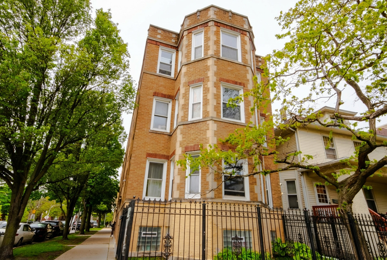 3434 West Leland Avenue Chicago IL 60625