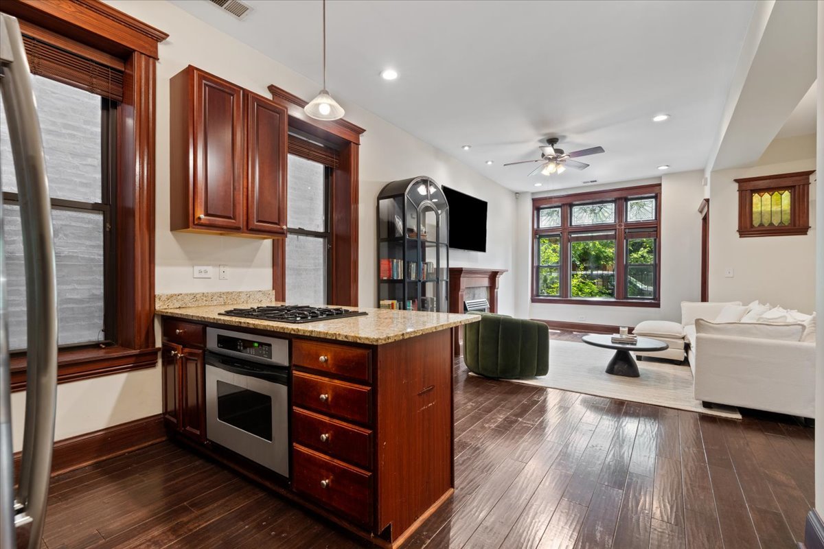 2044 West Haddon Avenue Chicago IL 60622