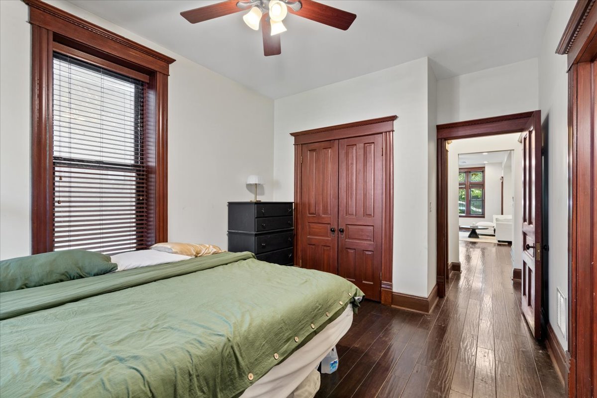 2044 West Haddon Avenue Chicago IL 60622