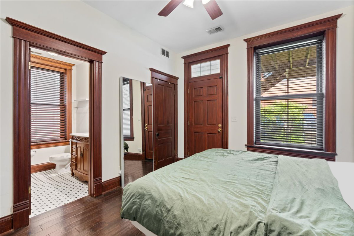 2044 West Haddon Avenue Chicago IL 60622