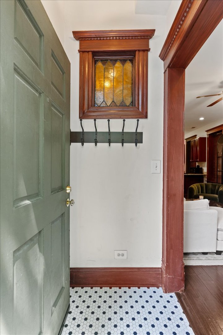 2044 West Haddon Avenue Chicago IL 60622