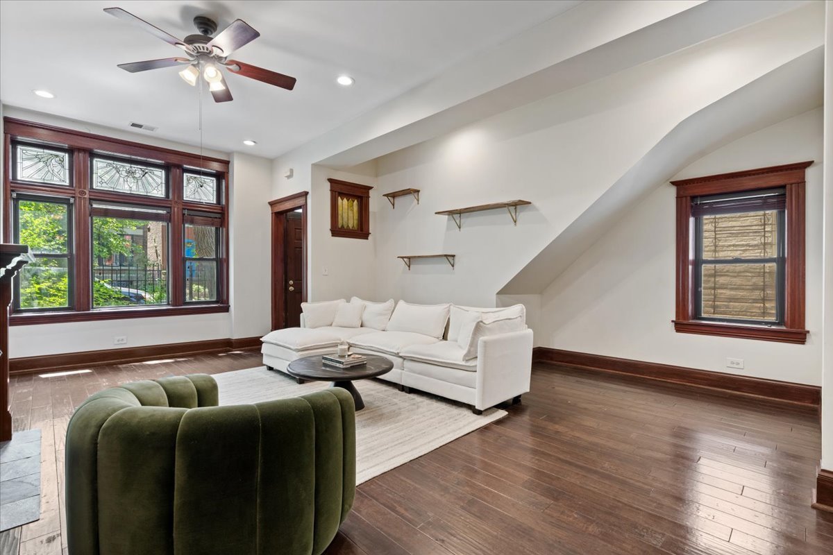 2044 West Haddon Avenue Chicago IL 60622