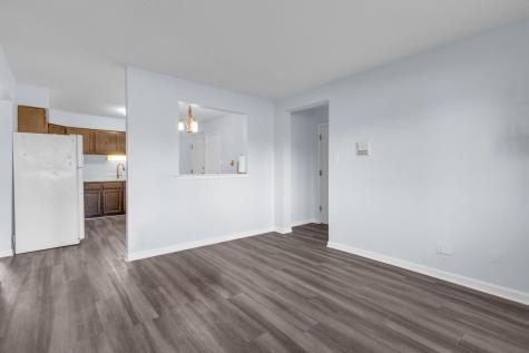 124 Boardwalk Street Elk Grove Village IL 60007