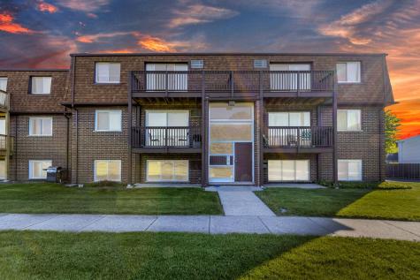 124 Boardwalk Street Elk Grove Village IL 60007
