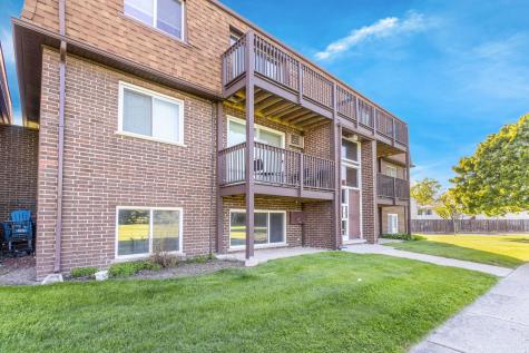 124 Boardwalk Street Elk Grove Village IL 60007