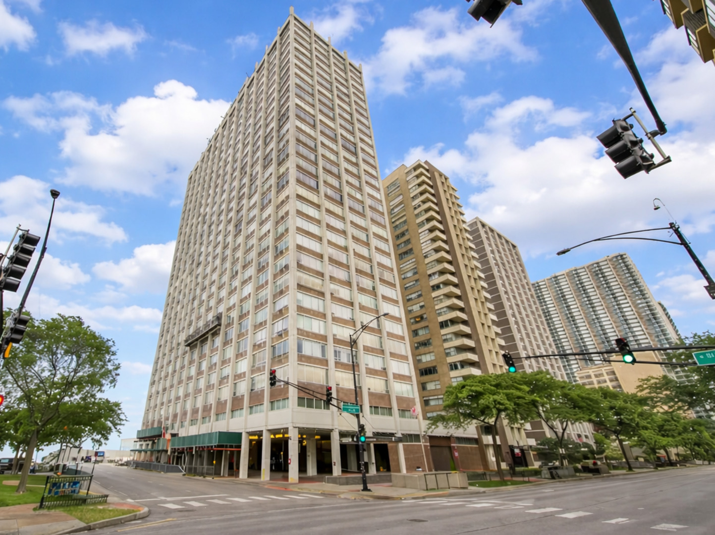 6171 North Sheridan Road Chicago IL 60660
