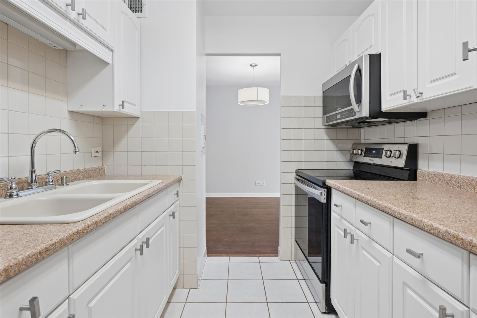 6171 North Sheridan Road Chicago IL 60660