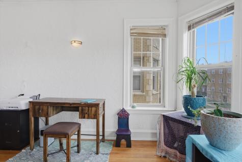 6205 North Oakley Avenue Chicago IL 60659
