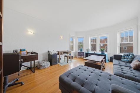 6205 North Oakley Avenue Chicago IL 60659