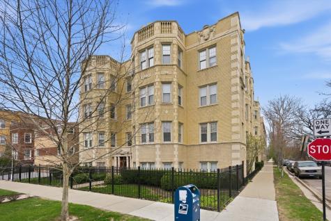 6205 North Oakley Avenue Chicago IL 60659