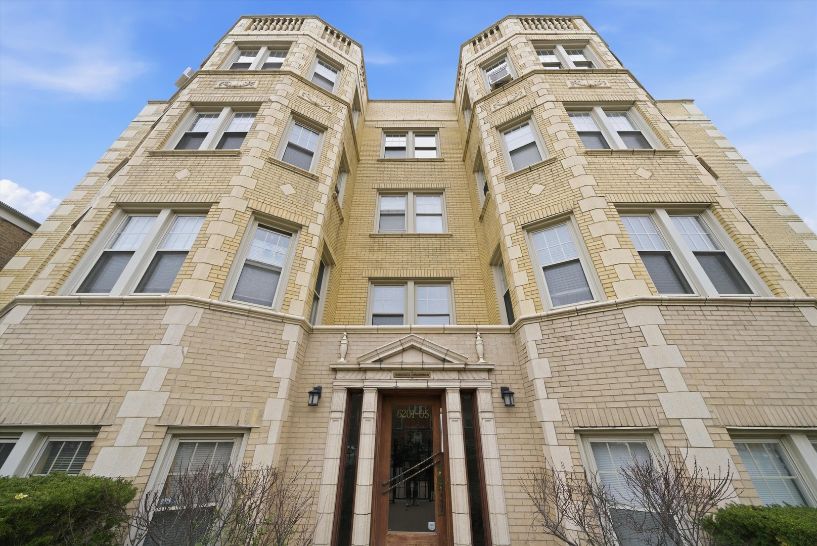 6205 North Oakley Avenue Chicago IL 60659