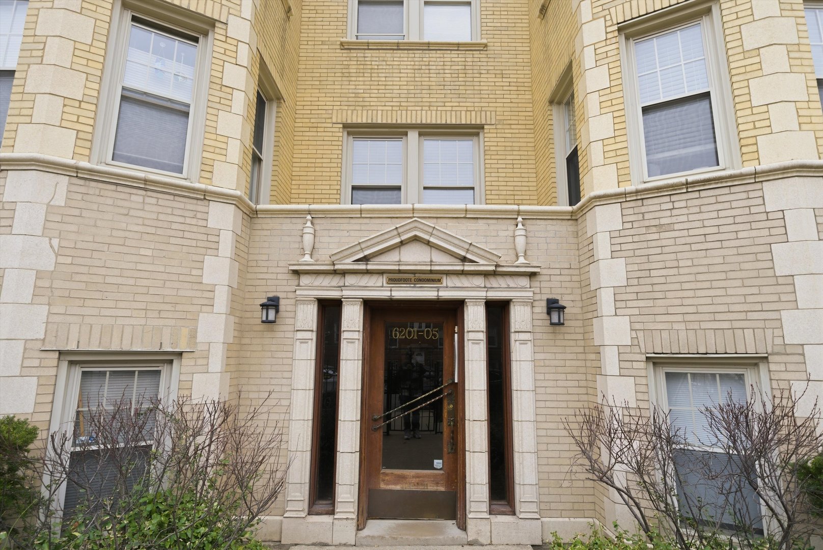6205 North Oakley Avenue Chicago IL 60659