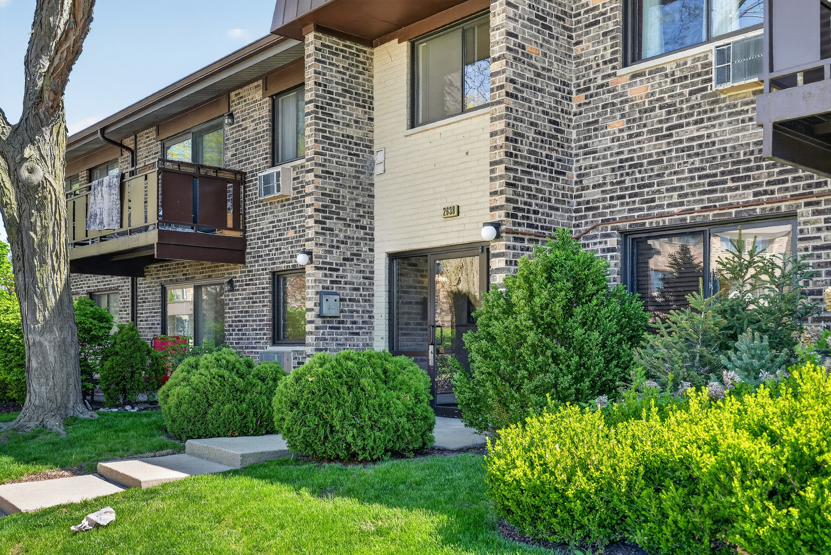 2638 North Windsor Drive Arlington Heights IL 60004