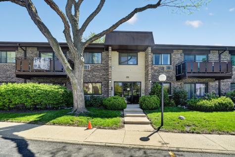 2638 North Windsor Drive Arlington Heights IL 60004