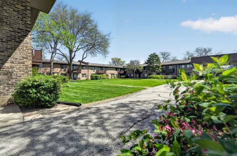 2638 North Windsor Drive Arlington Heights IL 60004